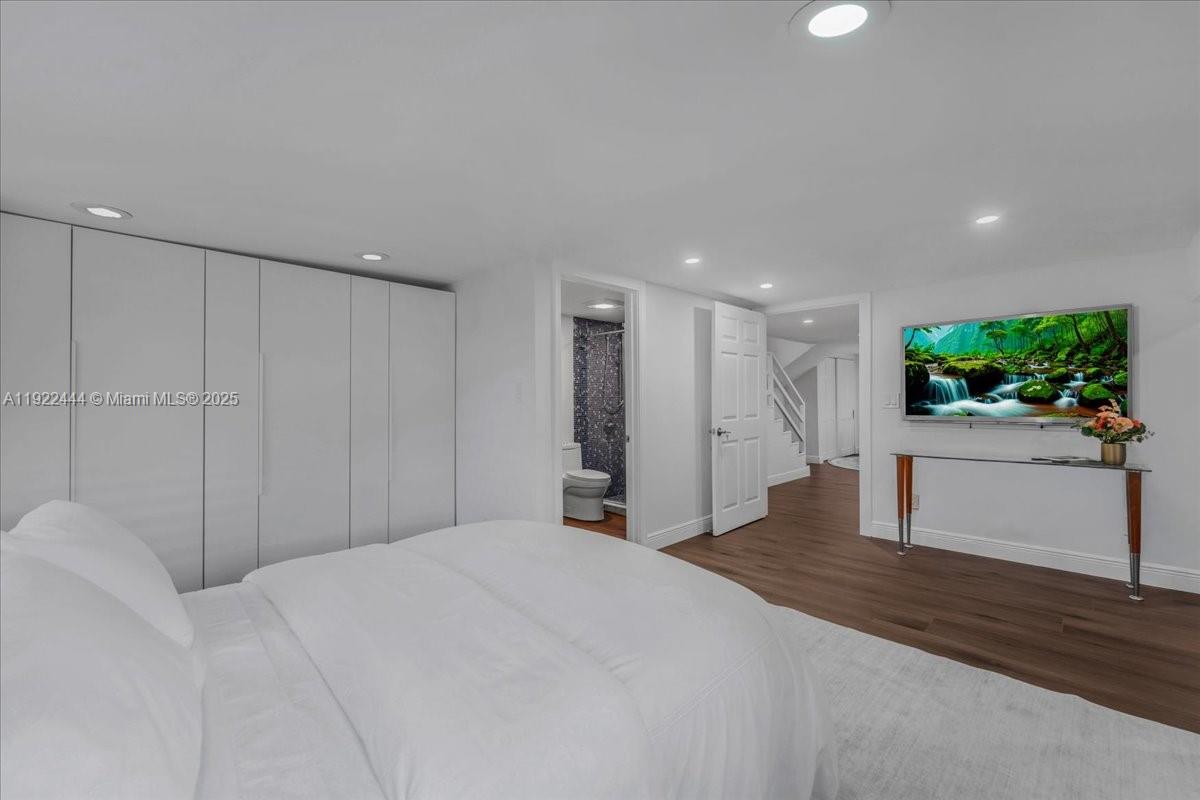 669 S Mashta Dr Key Biscayne, FL 33149