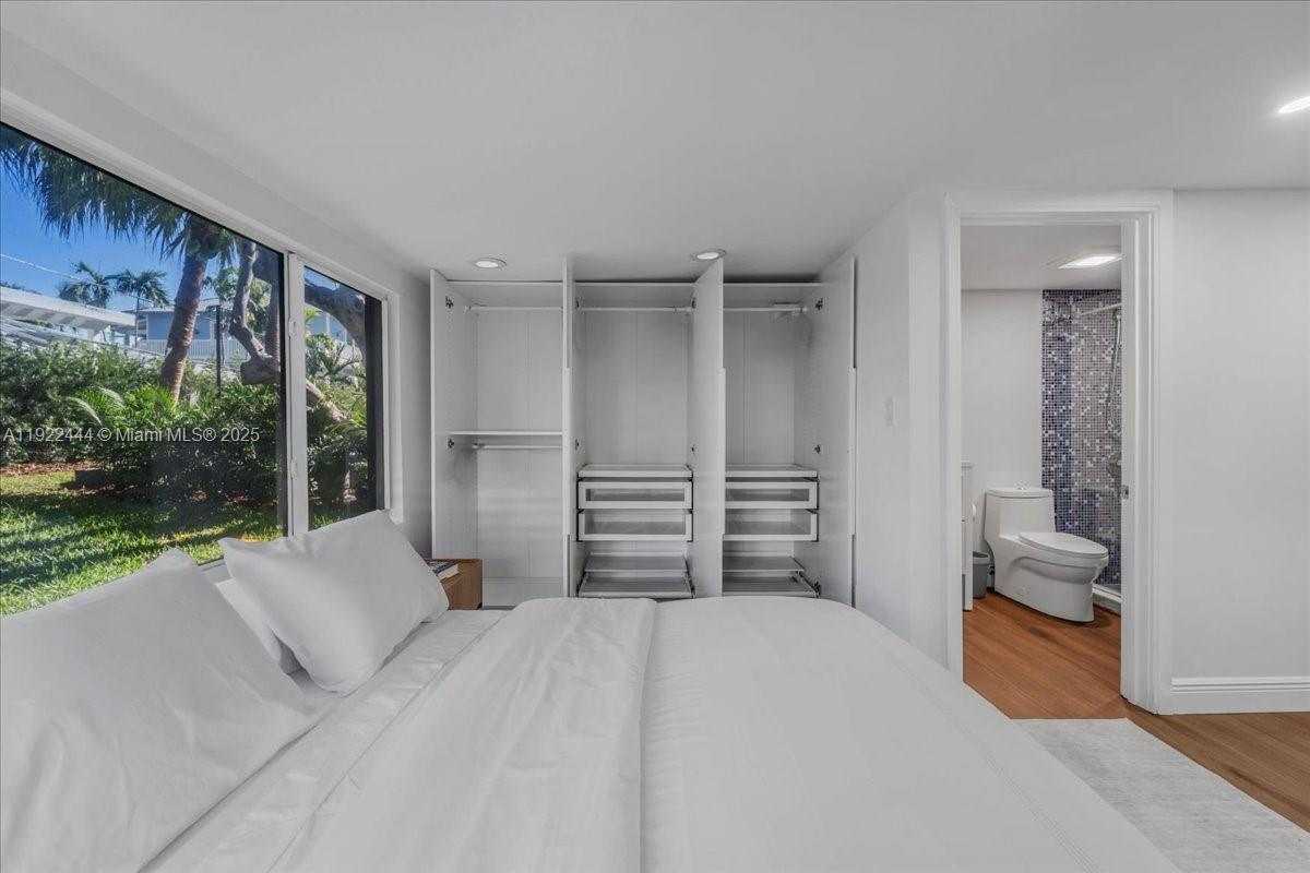 669 S Mashta Dr Key Biscayne, FL 33149