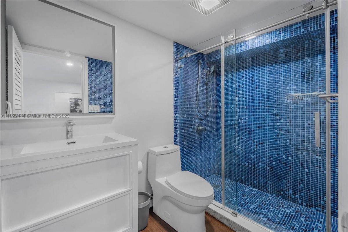 669 S Mashta Dr Key Biscayne, FL 33149