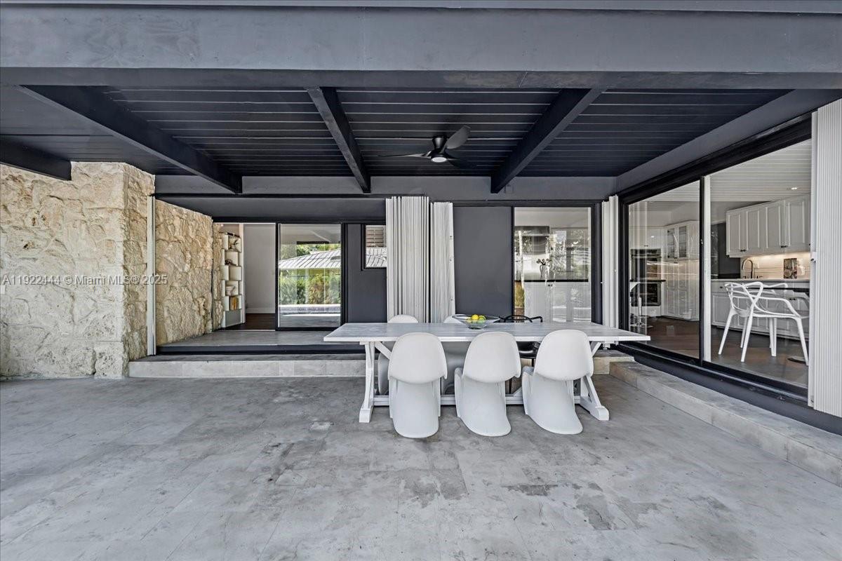 669 S Mashta Dr Key Biscayne, FL 33149