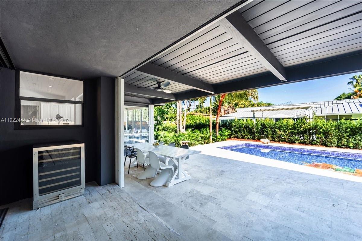 669 S Mashta Dr Key Biscayne, FL 33149