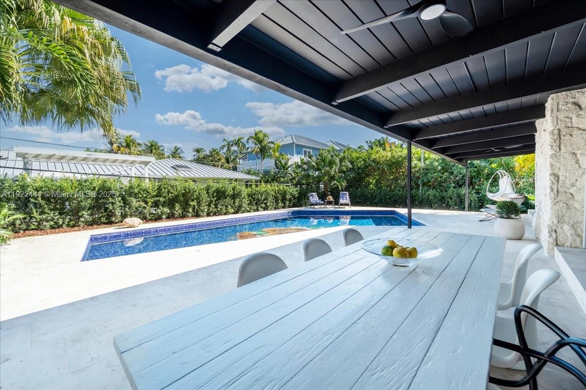 669 S Mashta Dr Key Biscayne, FL 33149