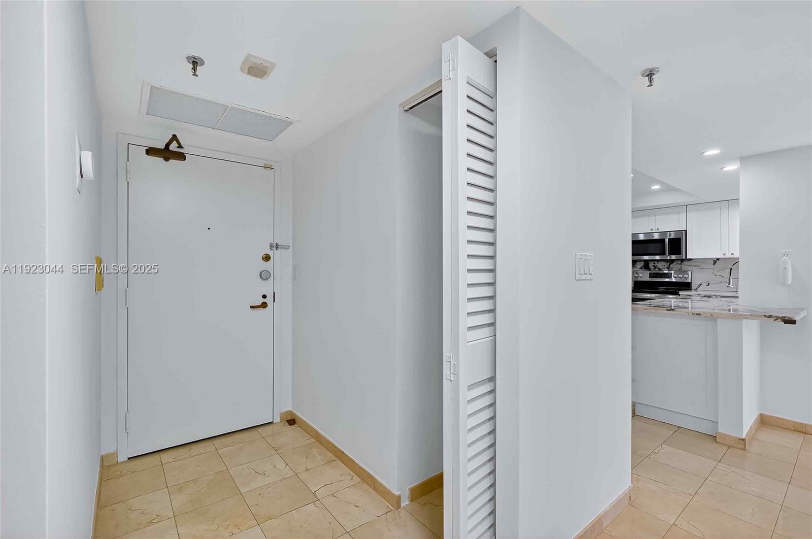 520 Brickell Key Dr #A604 Miami, FL 33131