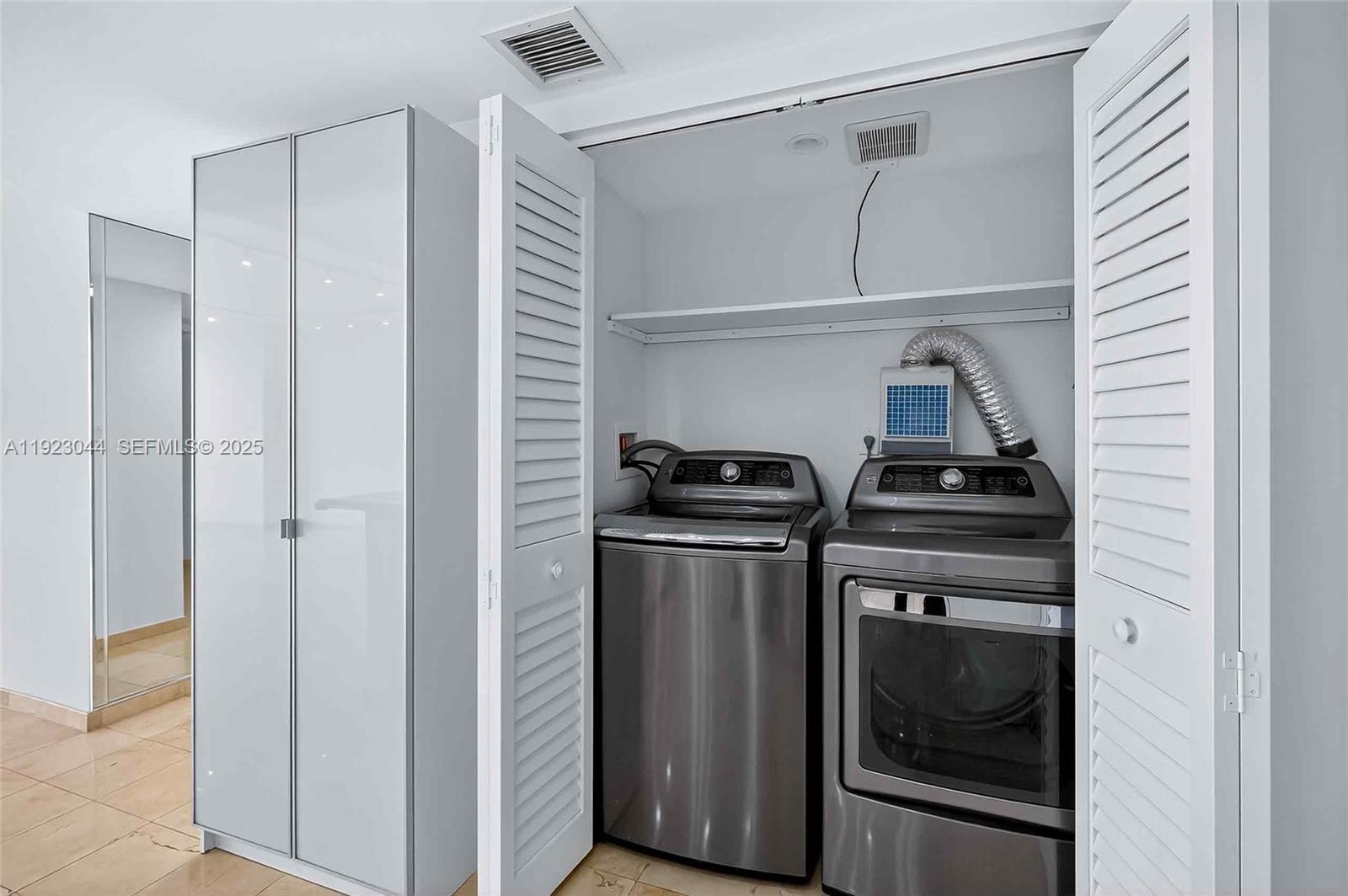 520 Brickell Key Dr #A604 Miami, FL 33131