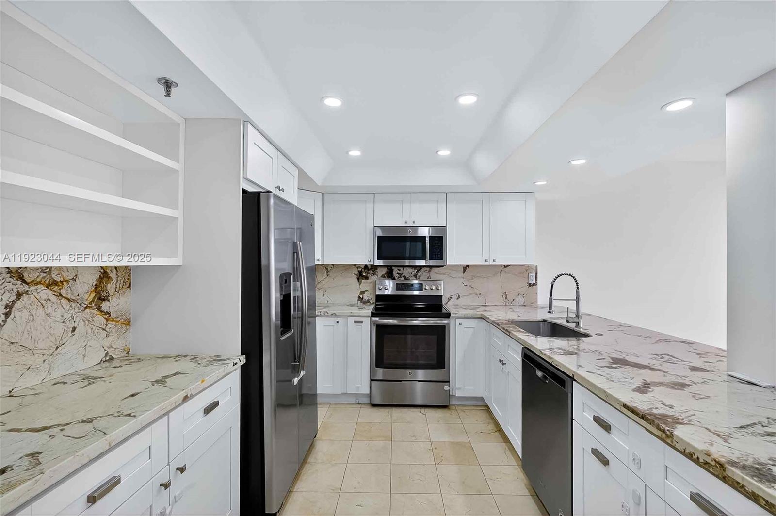 520 Brickell Key Dr #A604 Miami, FL 33131