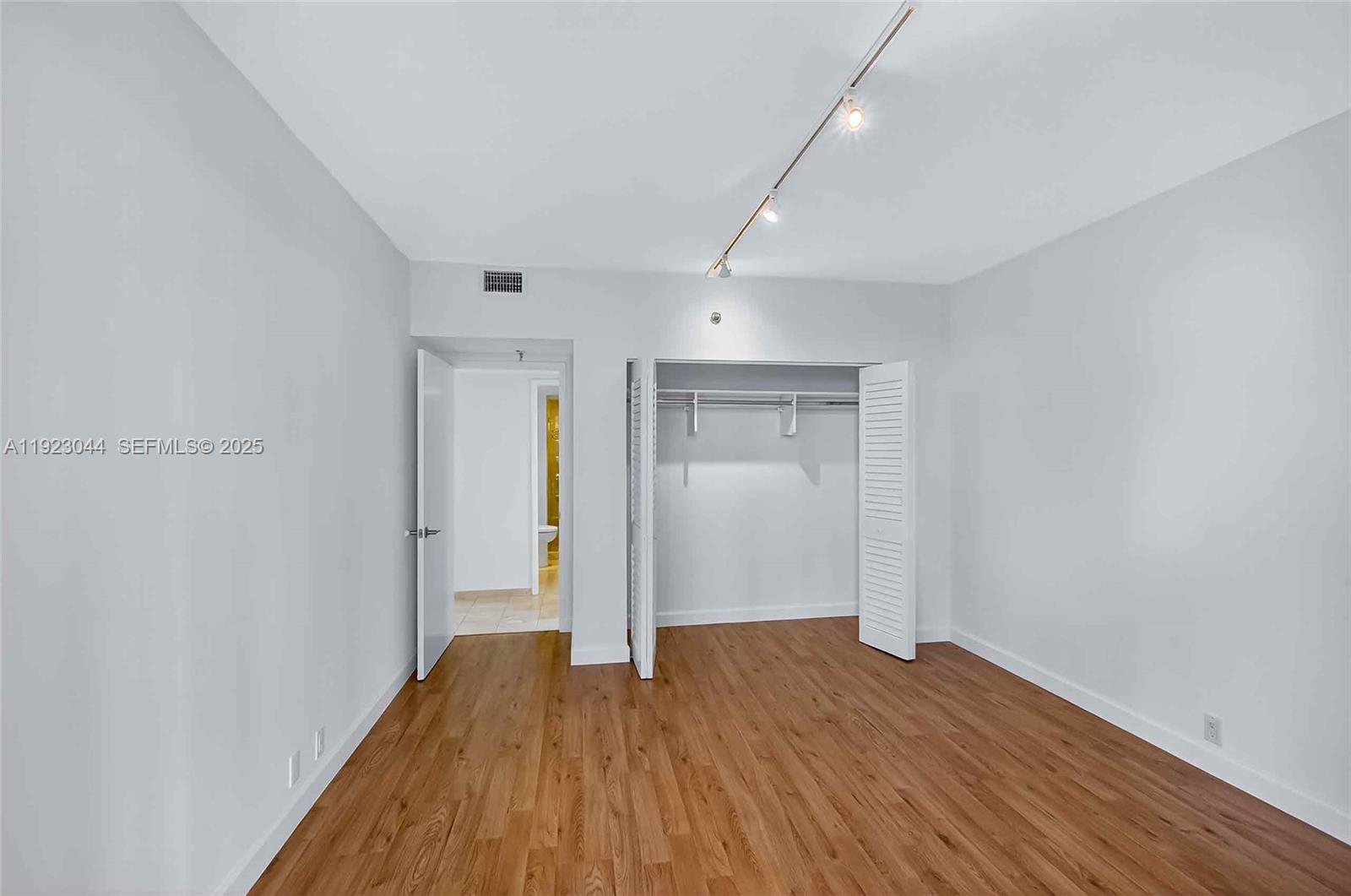 520 Brickell Key Dr #A604 Miami, FL 33131