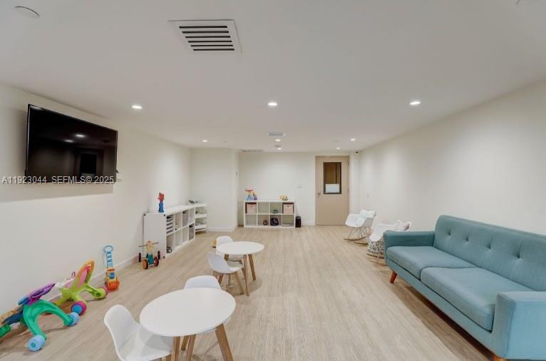 520 Brickell Key Dr #A604 Miami, FL 33131