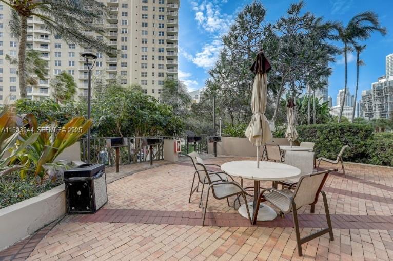 520 Brickell Key Dr #A604 Miami, FL 33131