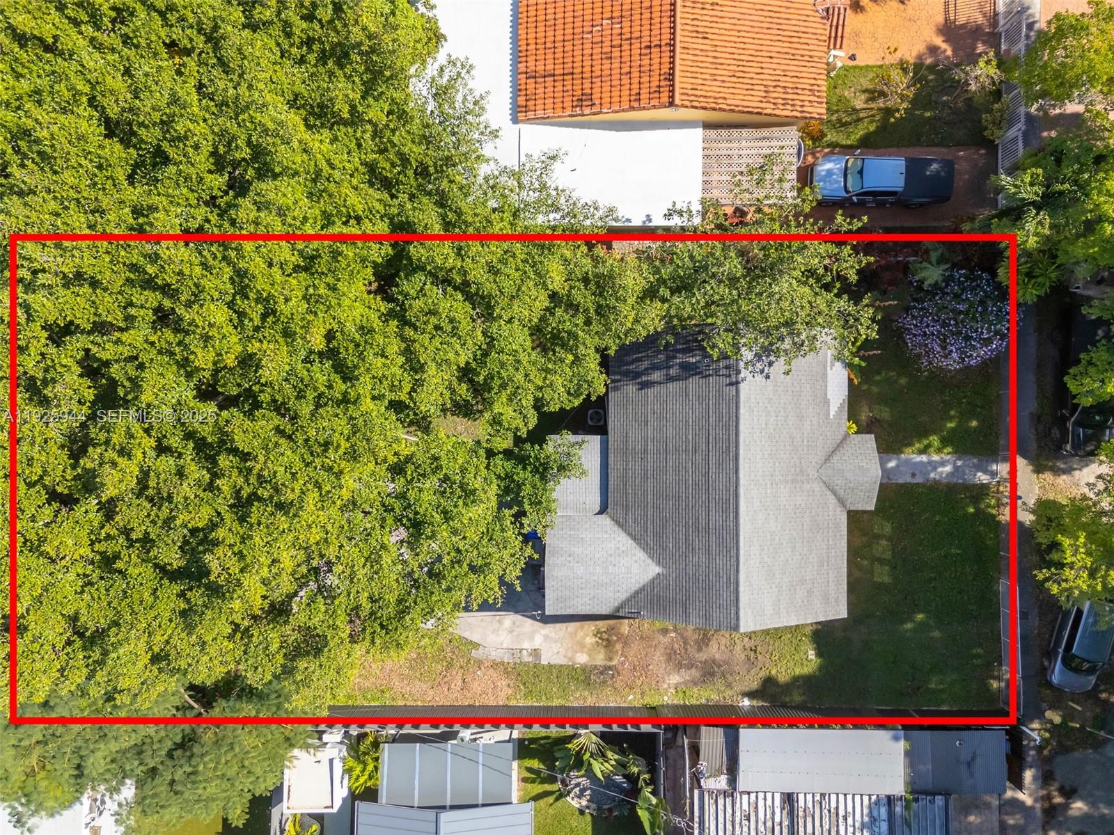 2271 SW 11th St Miami, FL 33135