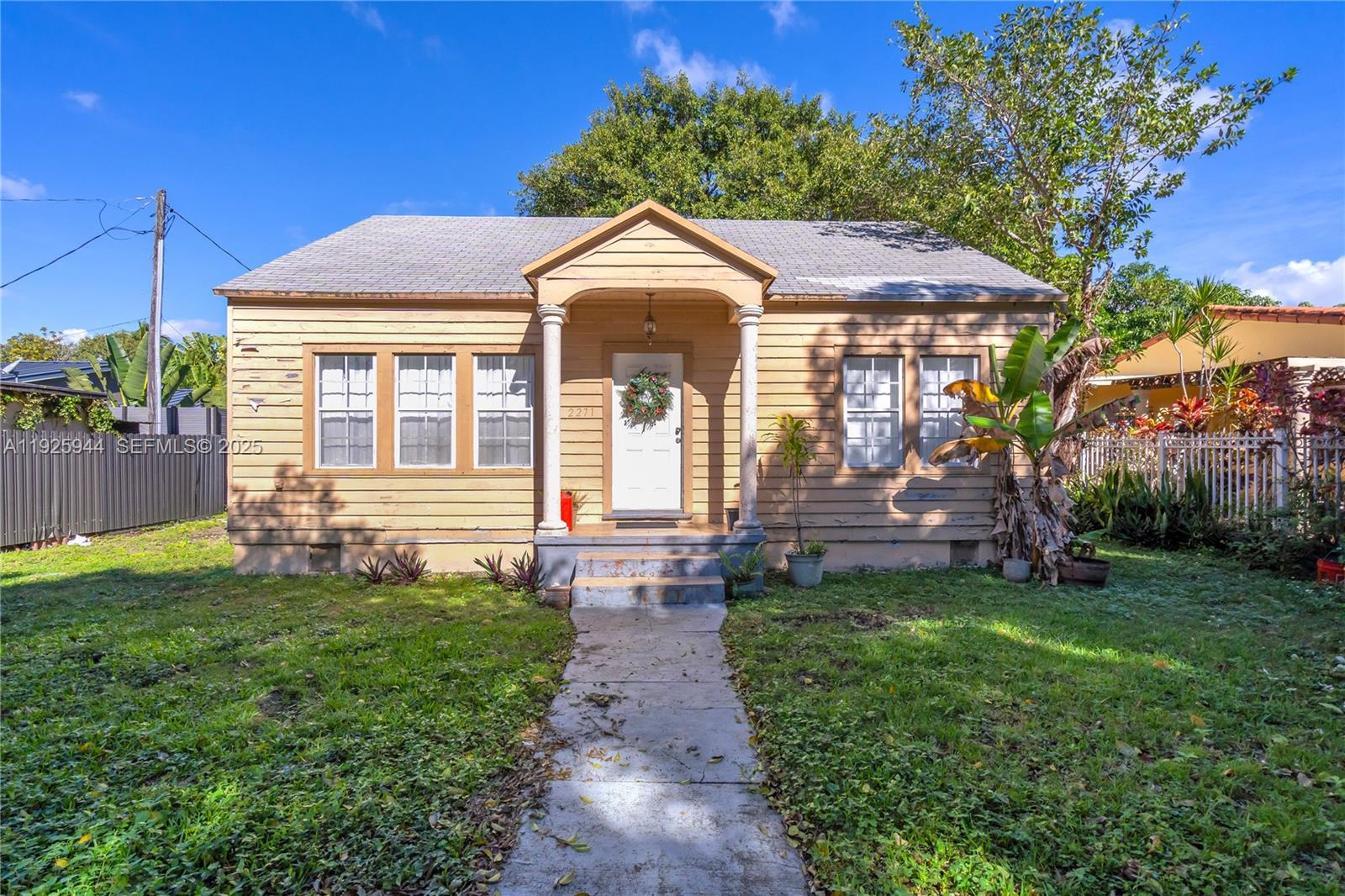 2271 SW 11th St Miami, FL 33135