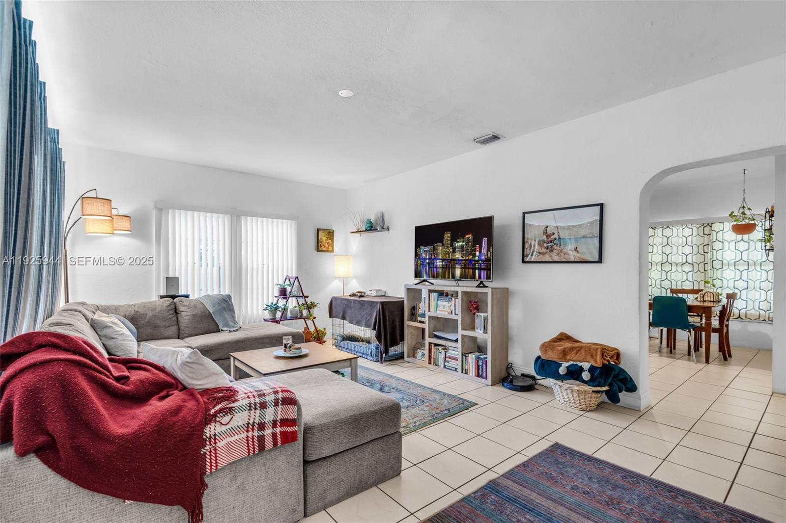 2271 SW 11th St Miami, FL 33135