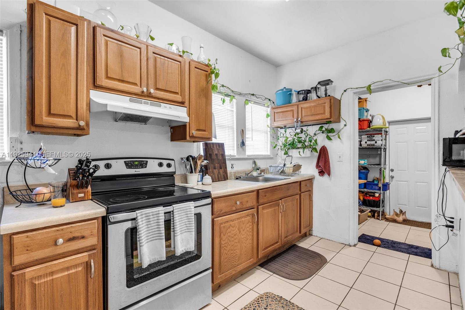 2271 SW 11th St Miami, FL 33135