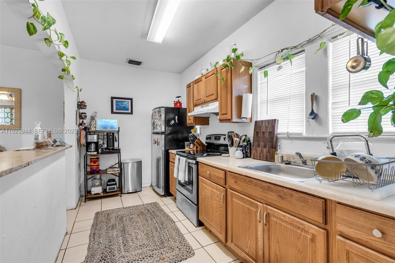 2271 SW 11th St Miami, FL 33135