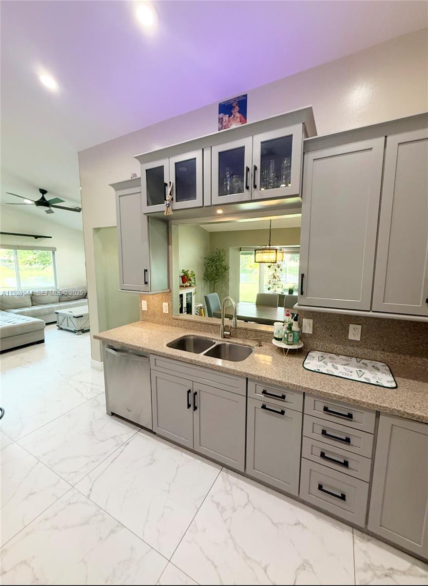 15500 Carriage Ct Davie, FL 33331