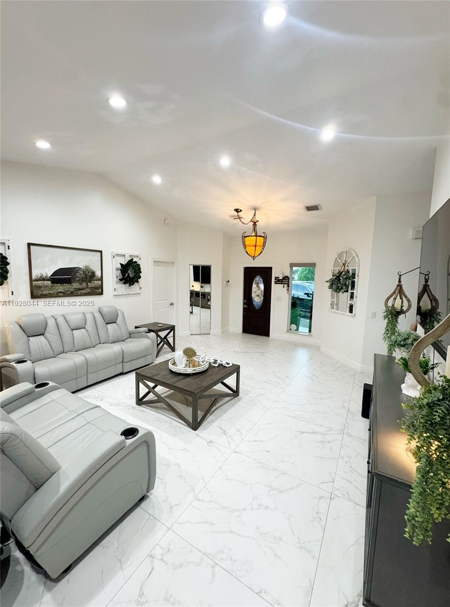 15500 Carriage Ct Davie, FL 33331