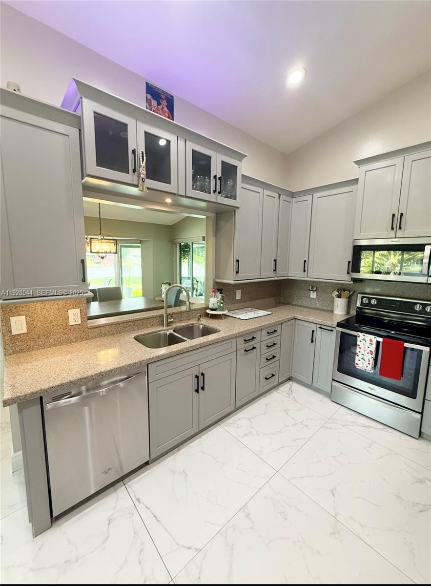 15500 Carriage Ct Davie, FL 33331