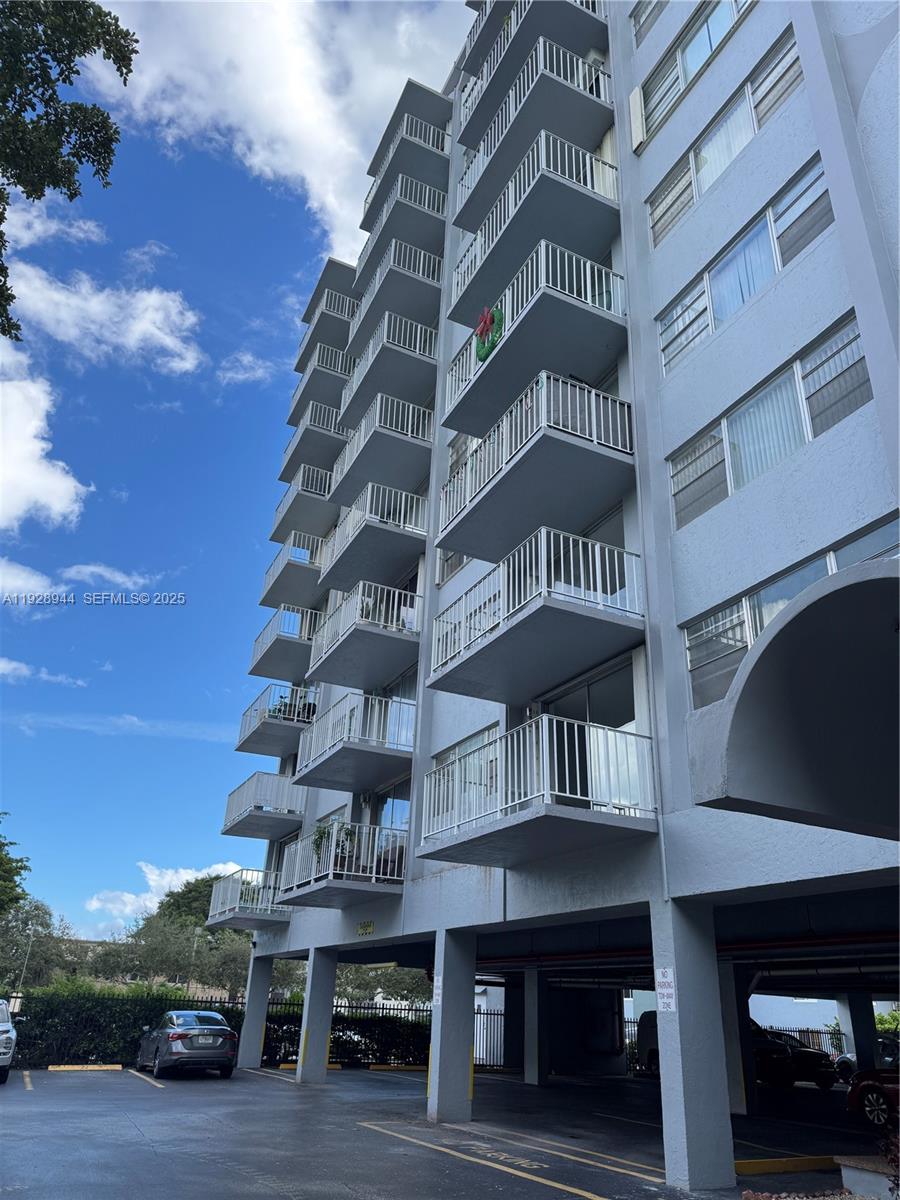 1470 NE 125th Ter #205 North Miami, FL 33161