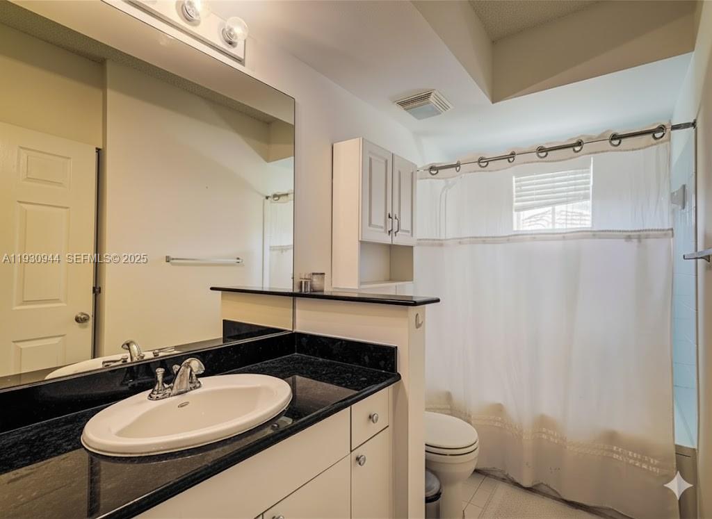 image Porto Bellagio Condo1