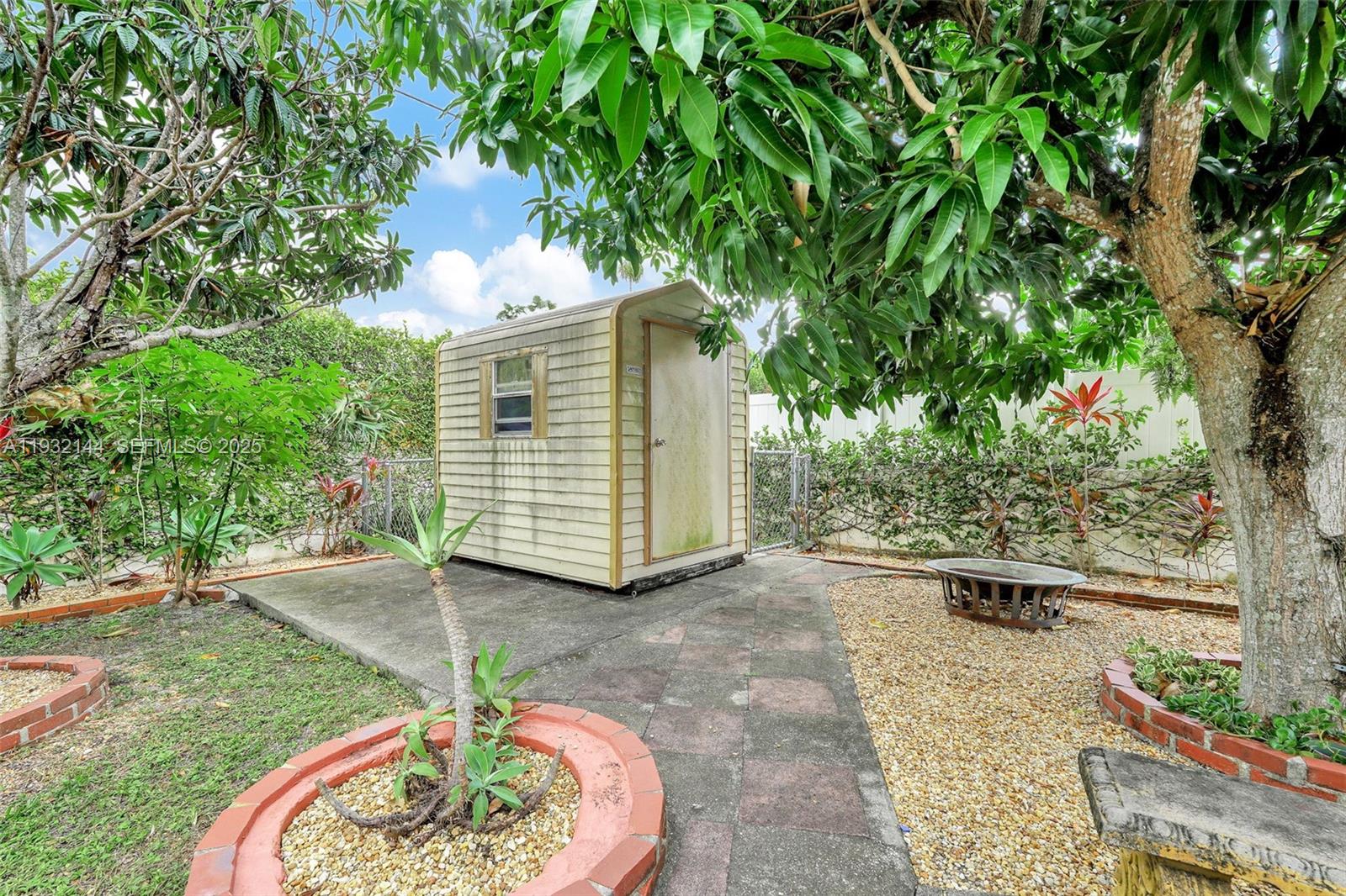 6266 SW 42nd St South Miami, FL 33155