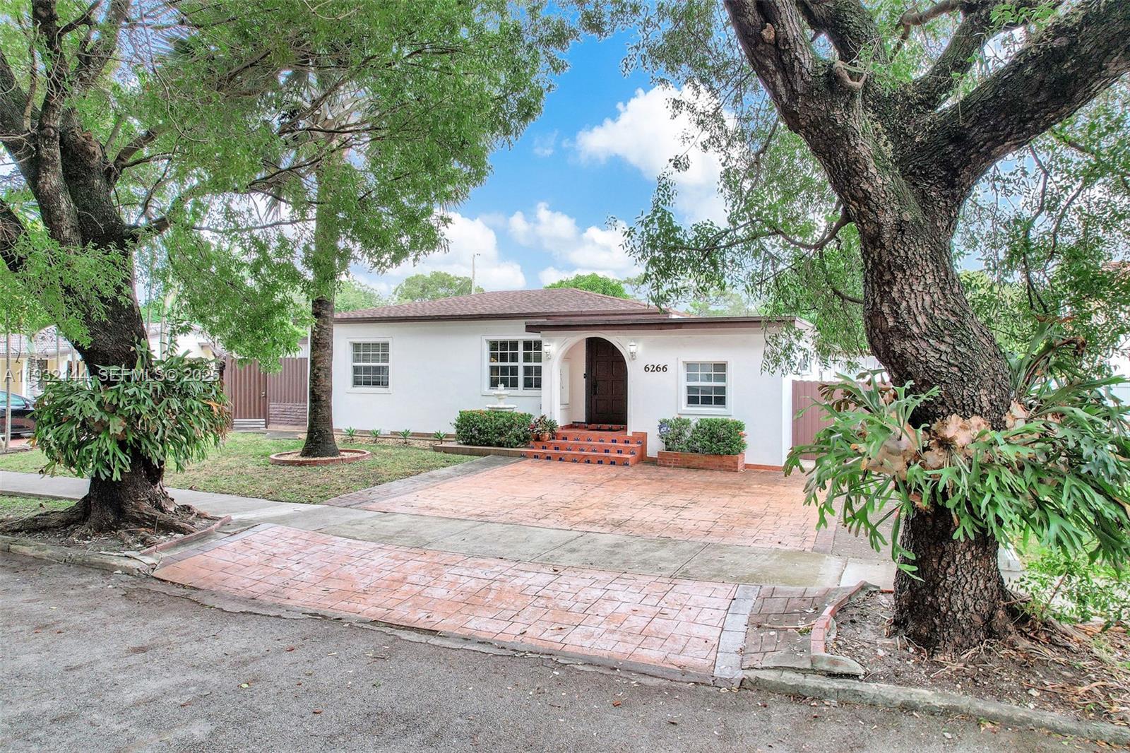 6266 SW 42nd St South Miami, FL 33155