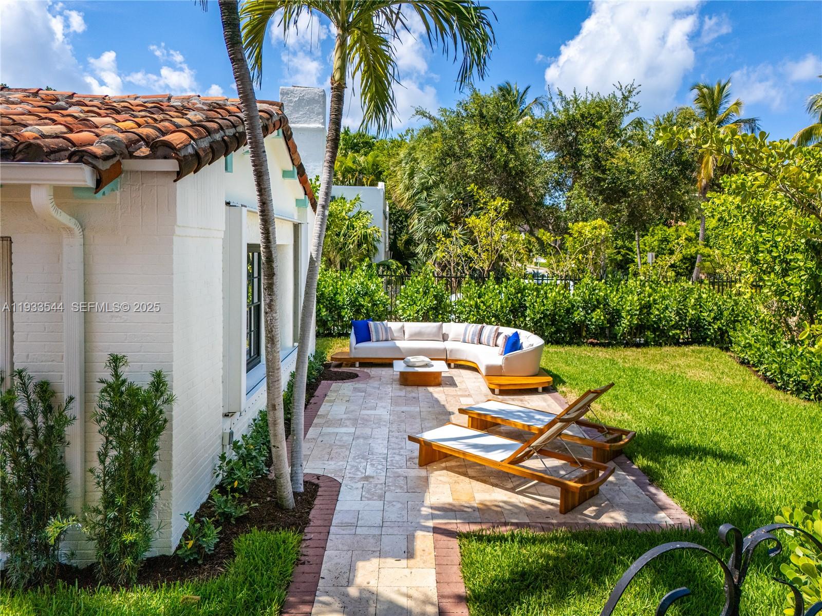 3500 Flamingo Dr Miami Beach, FL 33140