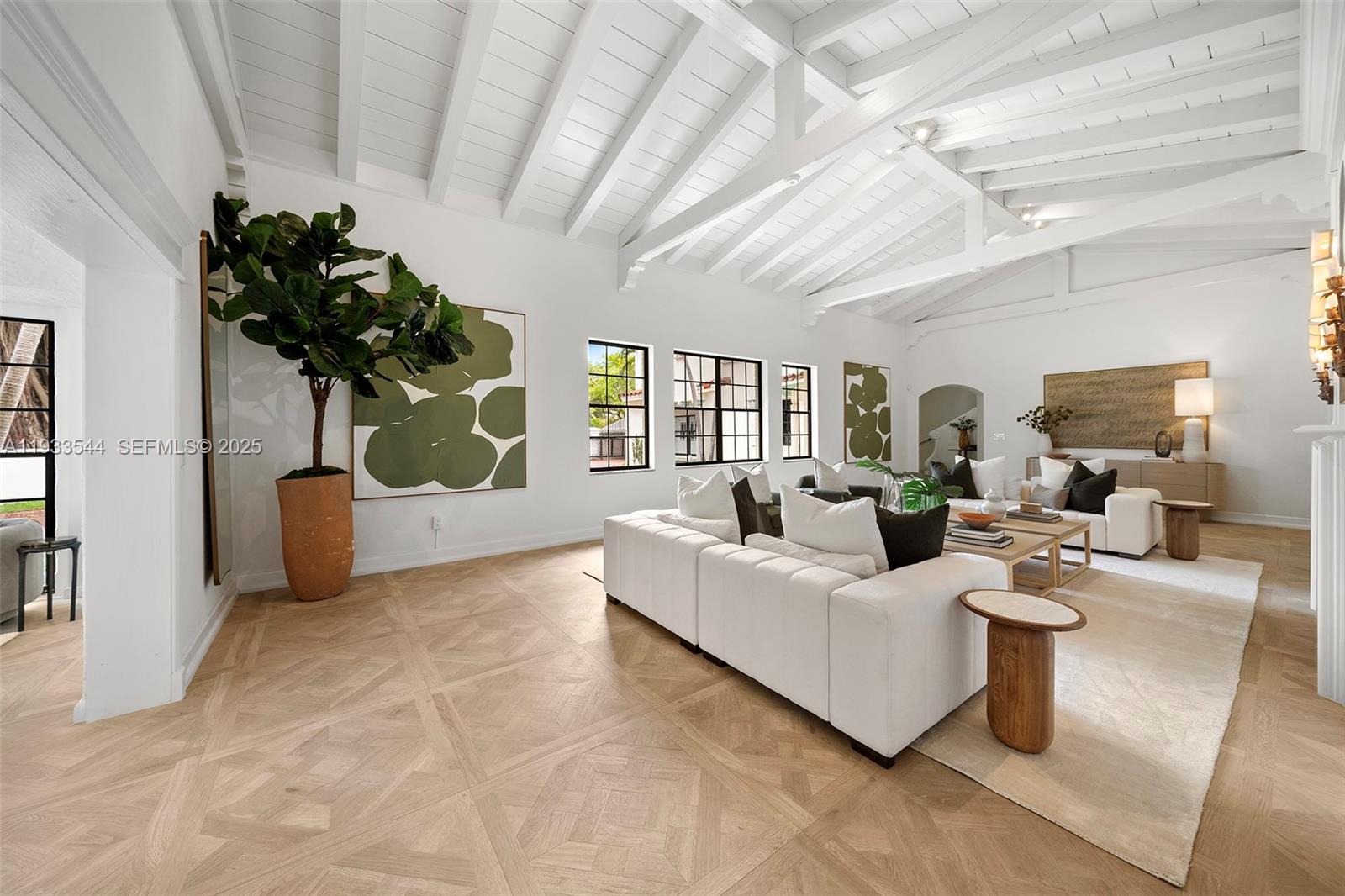 3500 Flamingo Dr Miami Beach, FL 33140