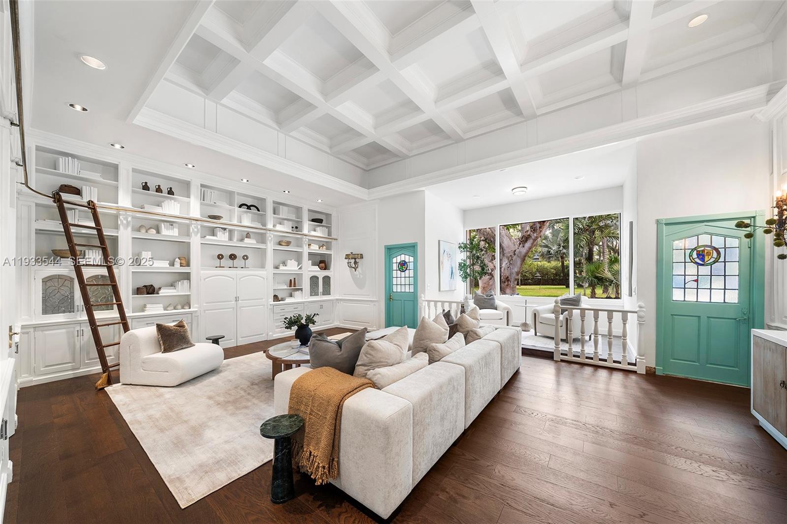 3500 Flamingo Dr Miami Beach, FL 33140