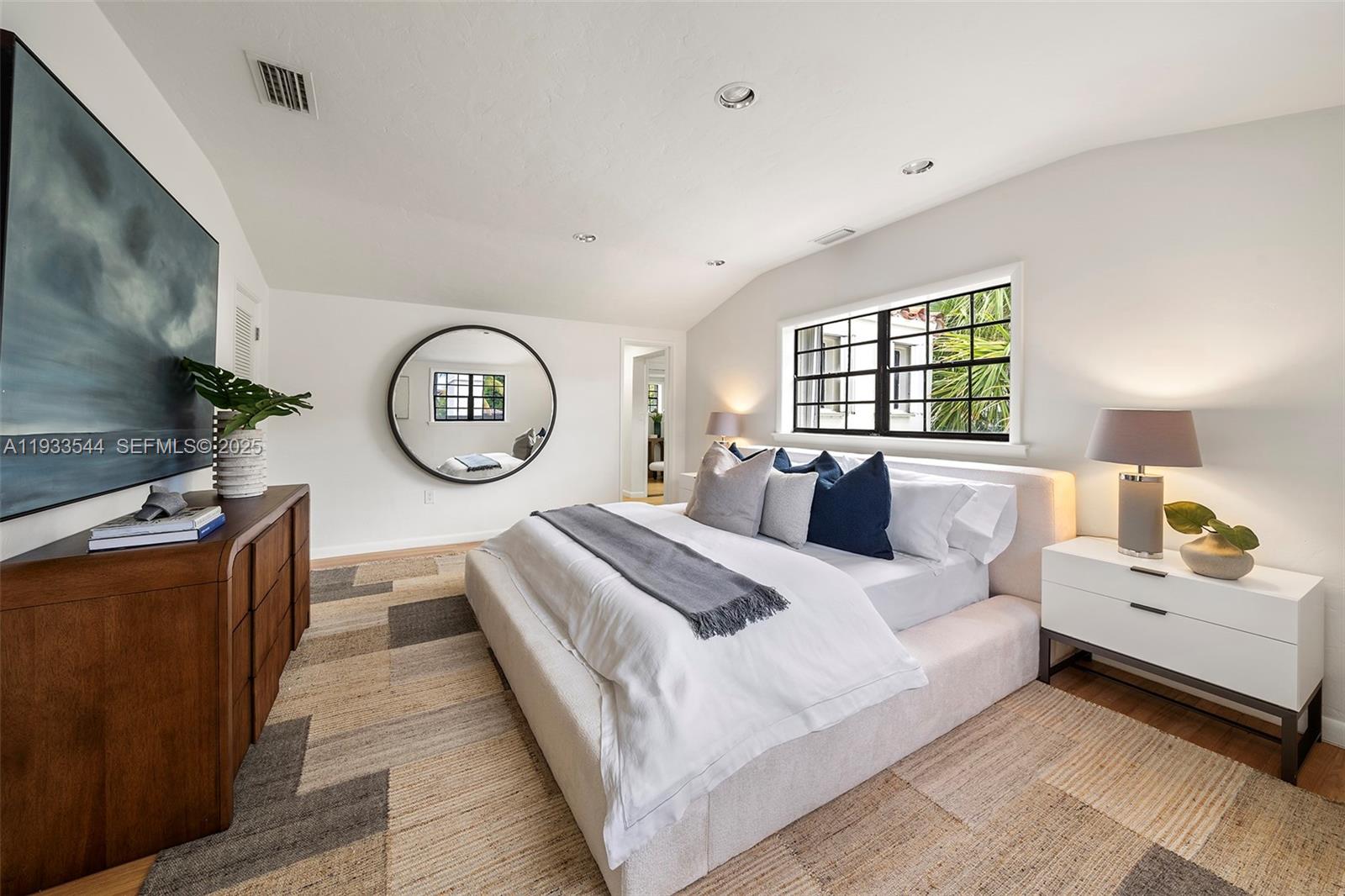 3500 Flamingo Dr Miami Beach, FL 33140