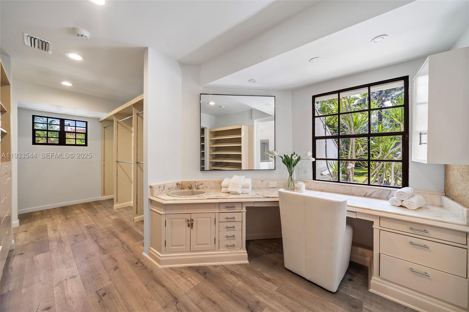 3500 Flamingo Dr Miami Beach, FL 33140