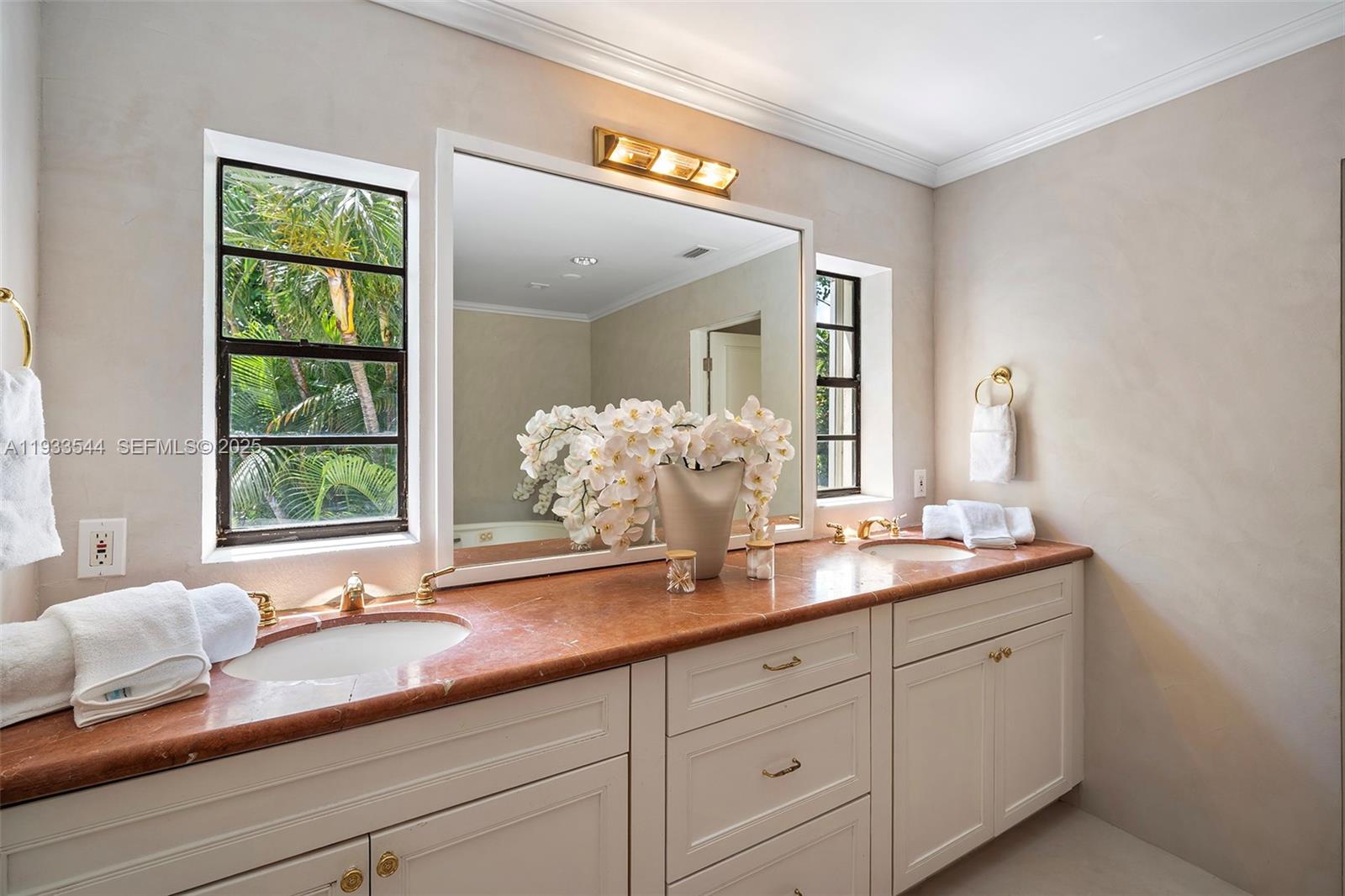 3500 Flamingo Dr Miami Beach, FL 33140