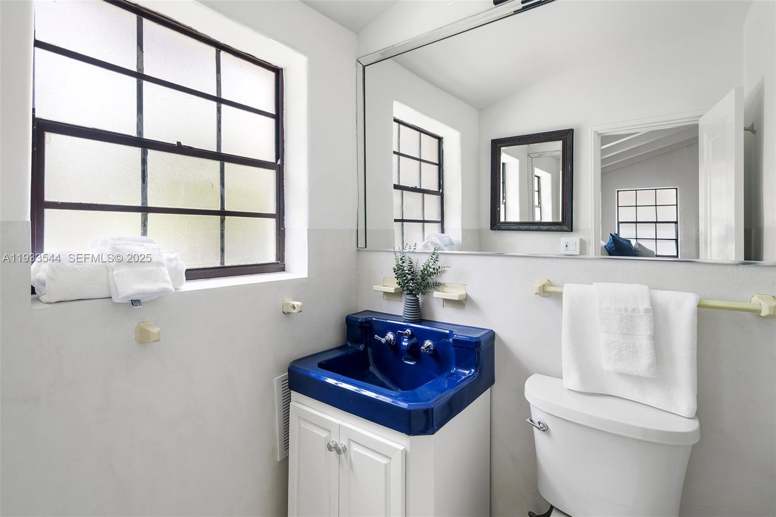 3500 Flamingo Dr Miami Beach, FL 33140