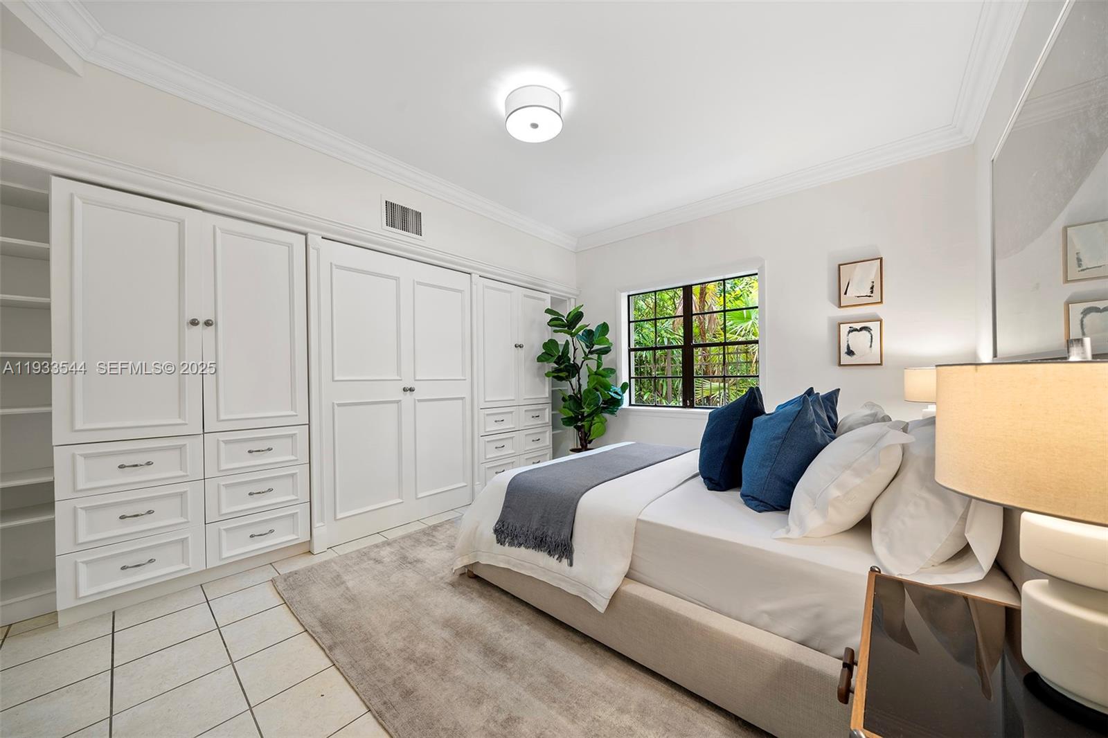 3500 Flamingo Dr Miami Beach, FL 33140