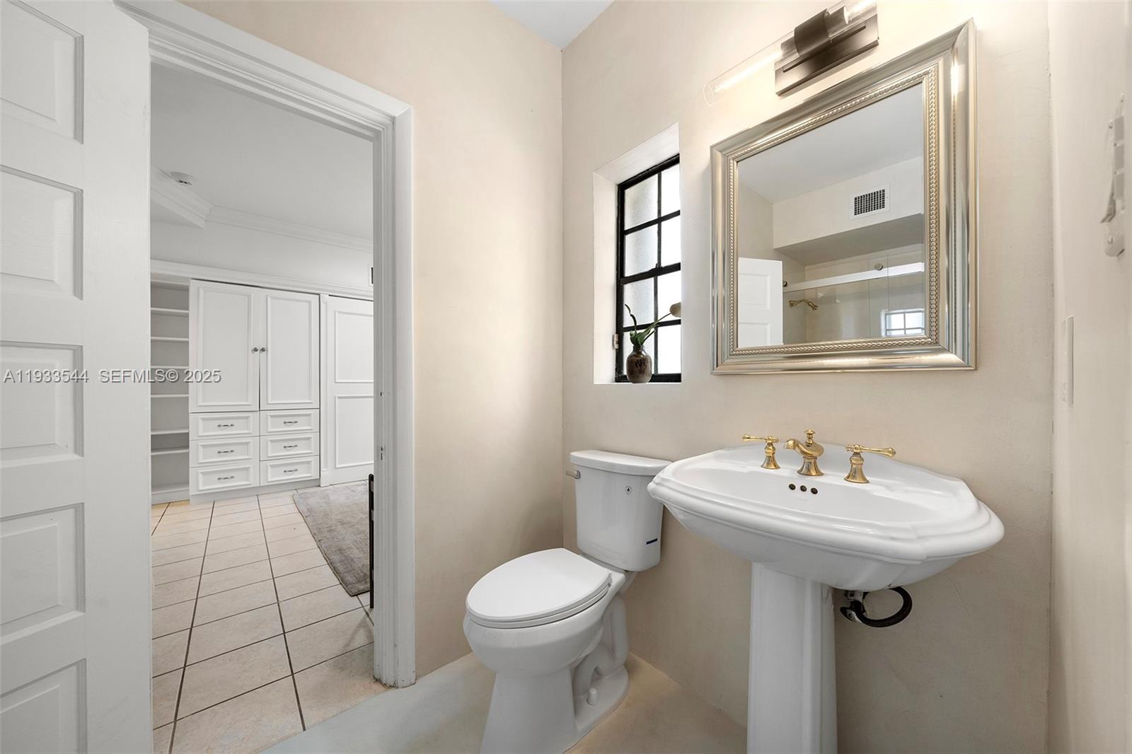 3500 Flamingo Dr Miami Beach, FL 33140