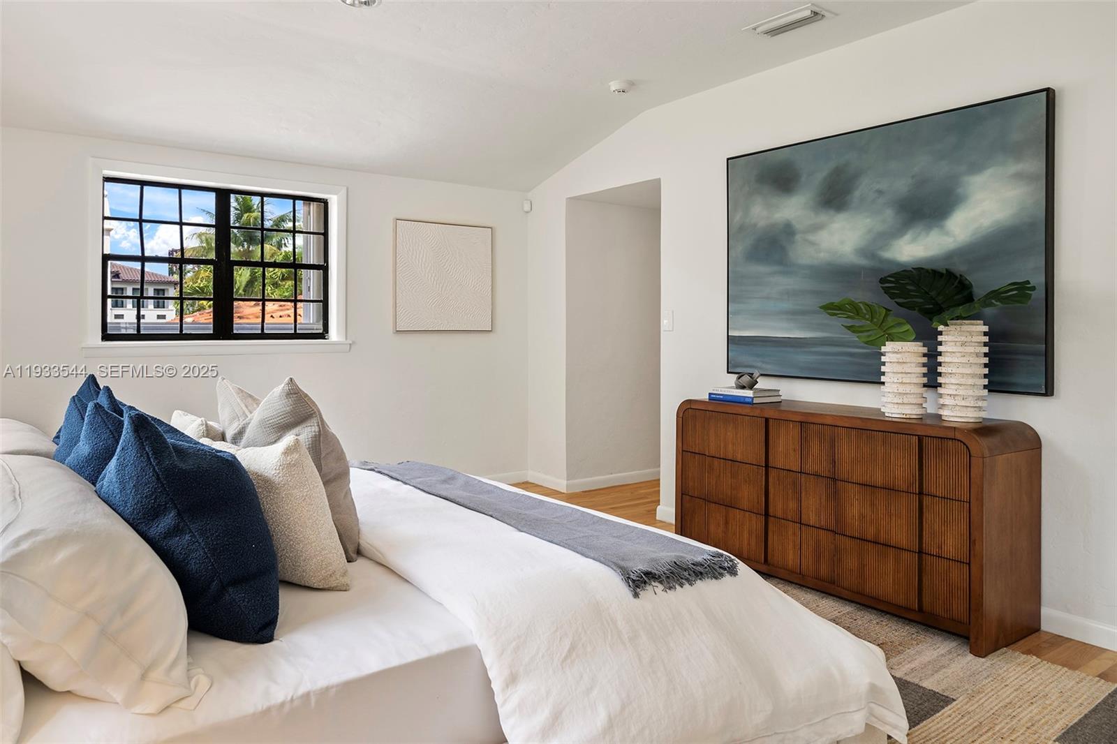 3500 Flamingo Dr Miami Beach, FL 33140