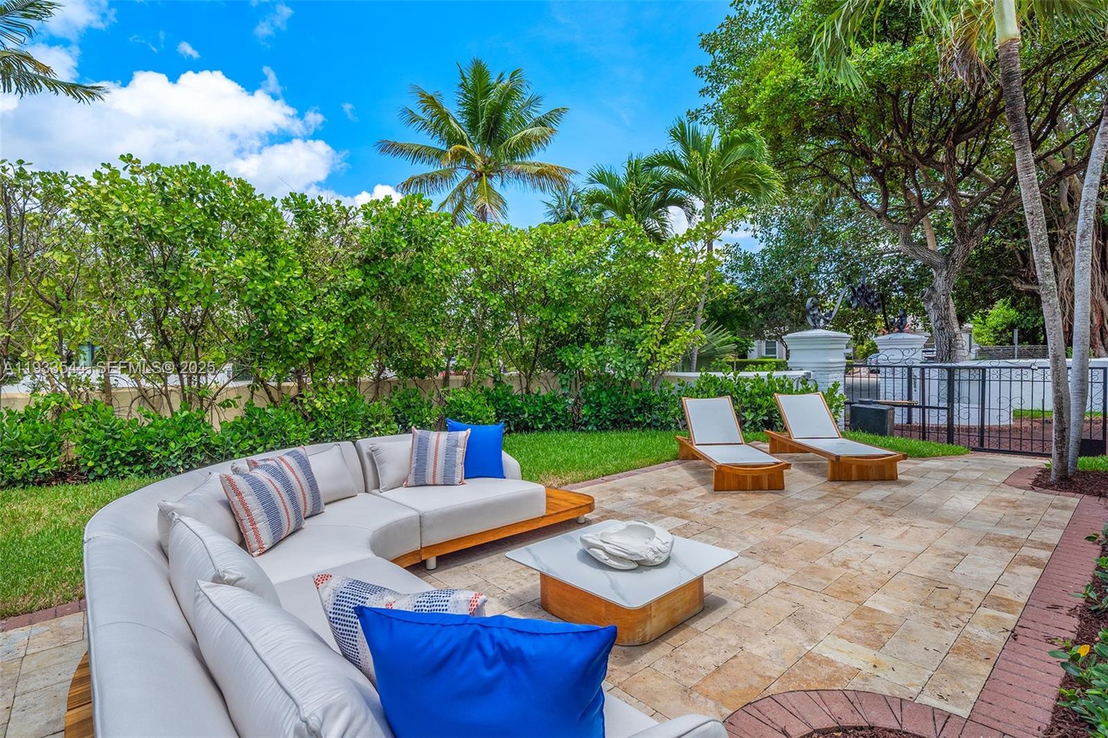 3500 Flamingo Dr Miami Beach, FL 33140