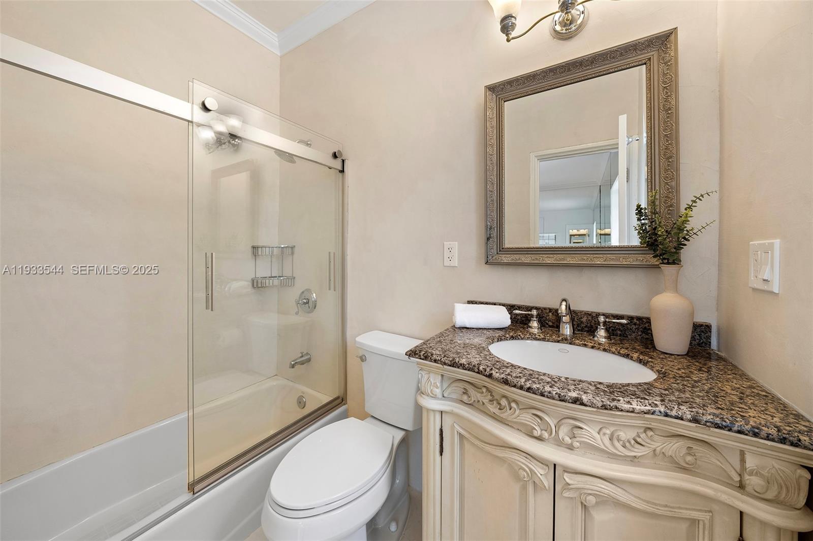 3500 Flamingo Dr Miami Beach, FL 33140