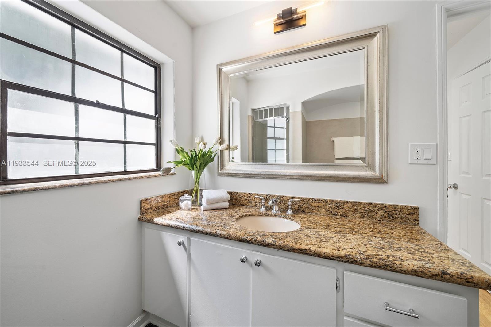 3500 Flamingo Dr Miami Beach, FL 33140