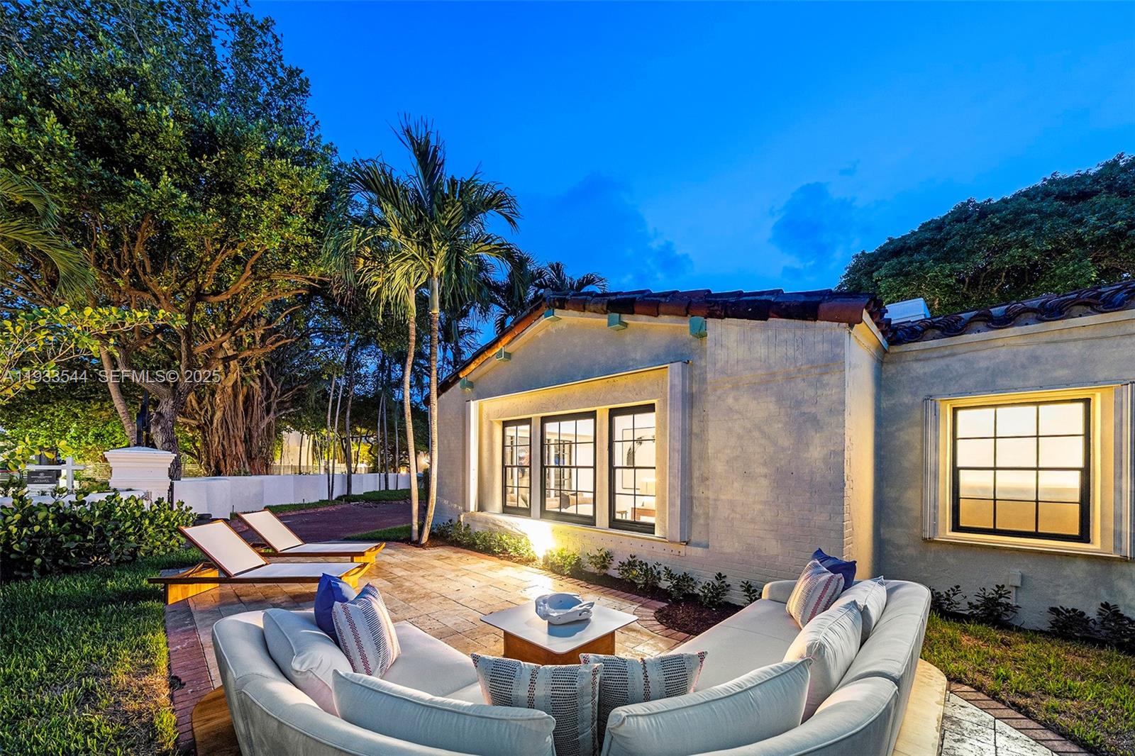 3500 Flamingo Dr Miami Beach, FL 33140