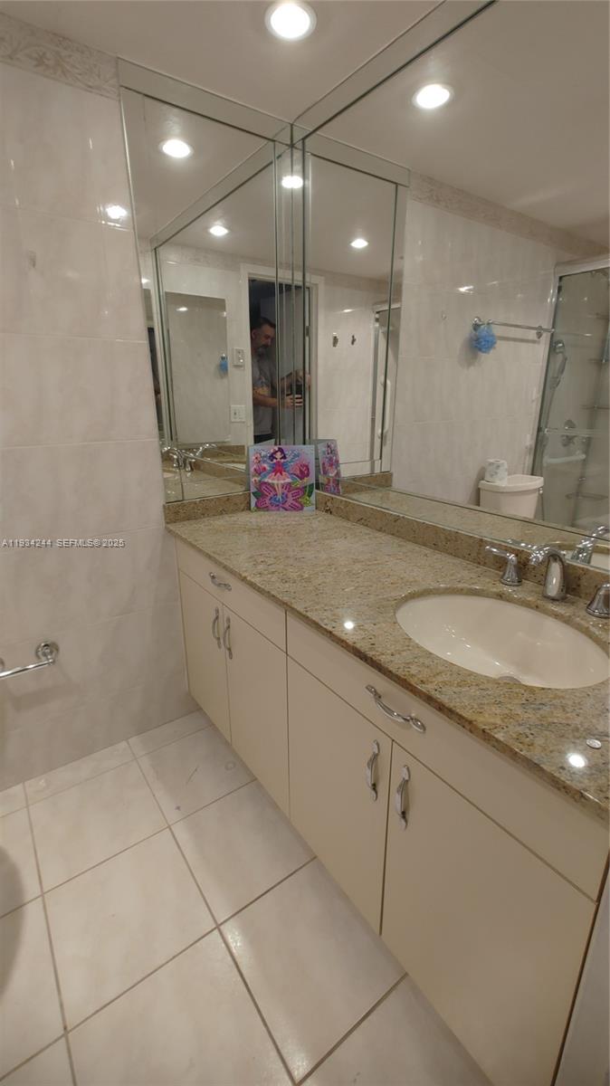 image Winston Towers 50012