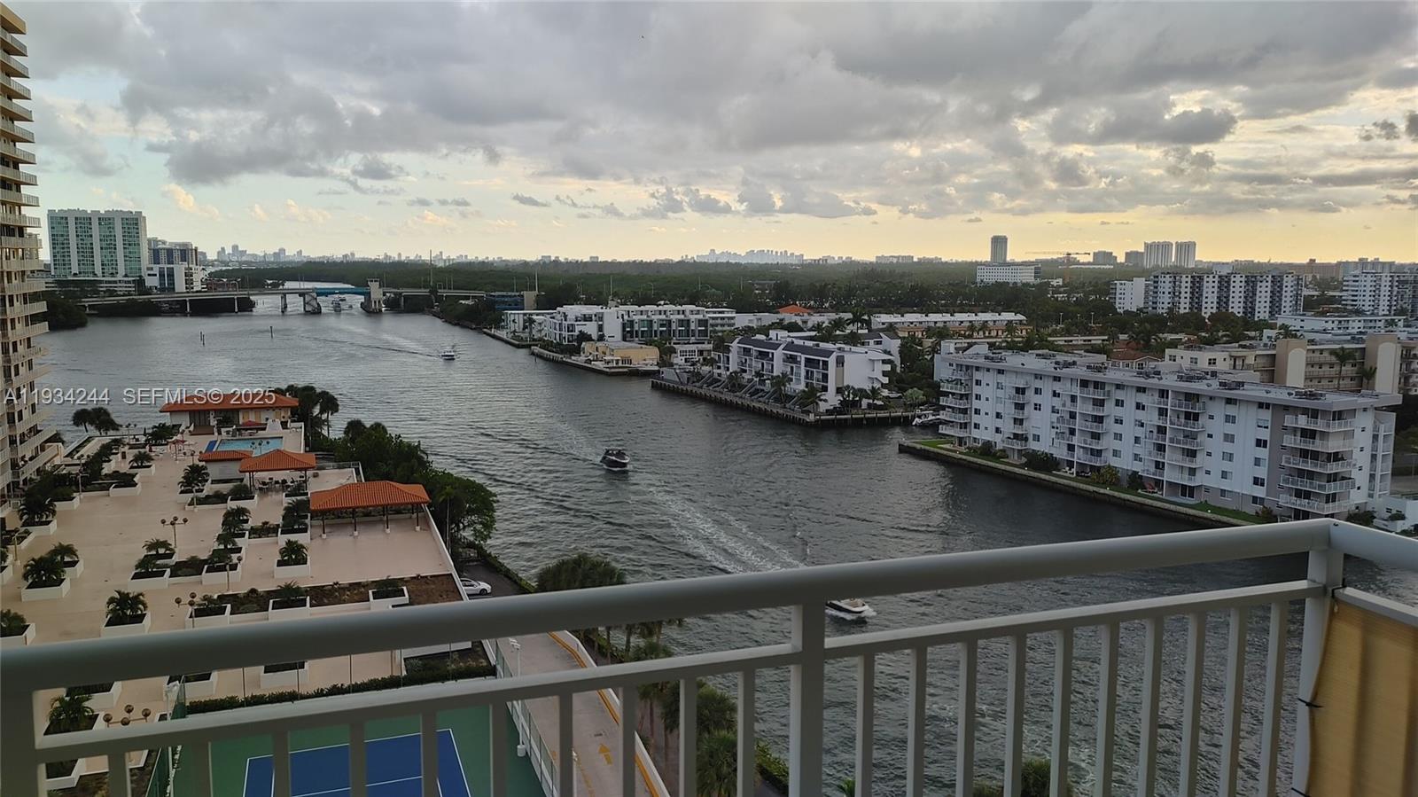 image Winston Towers 5001