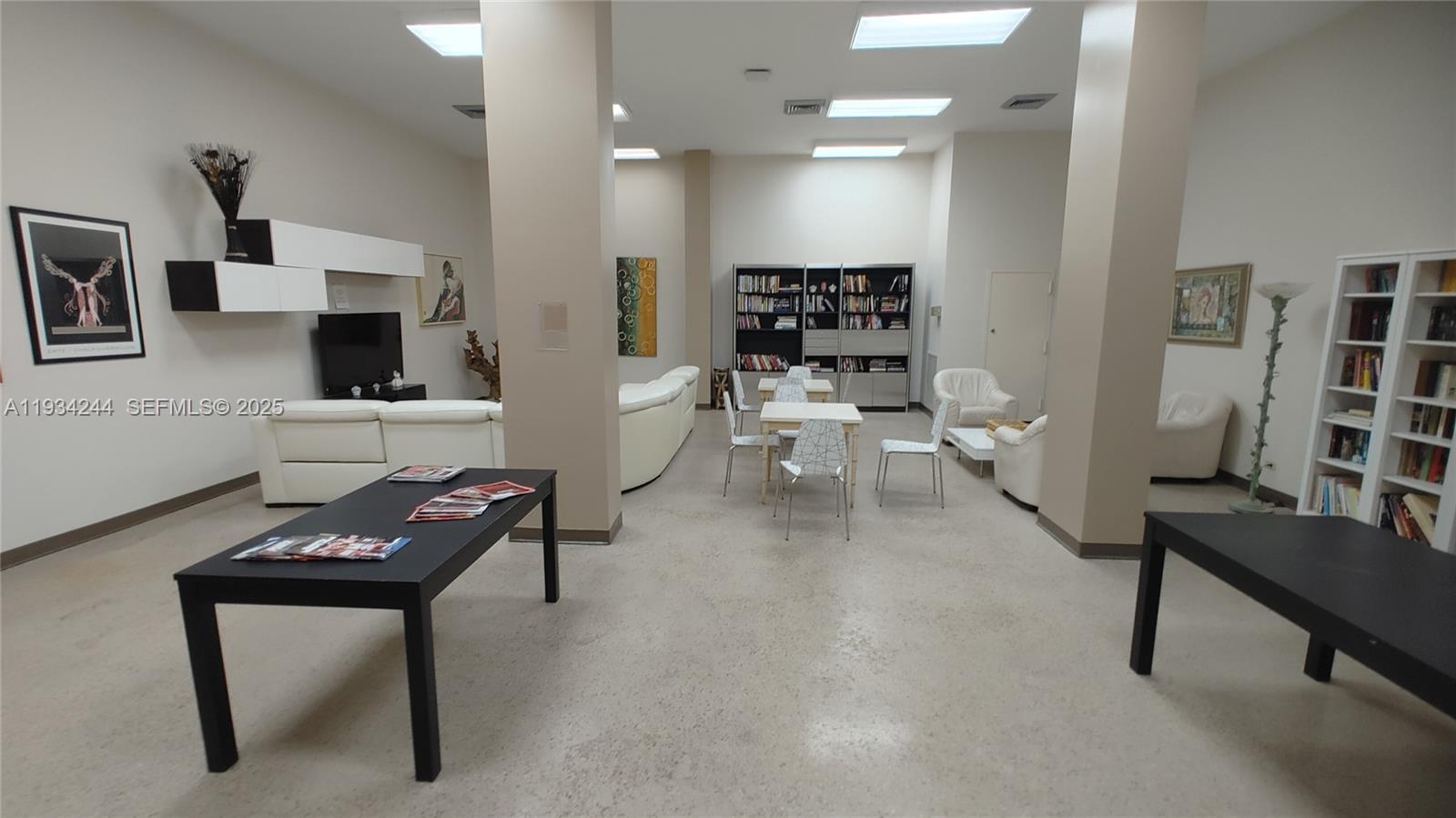 image Winston Towers 50022