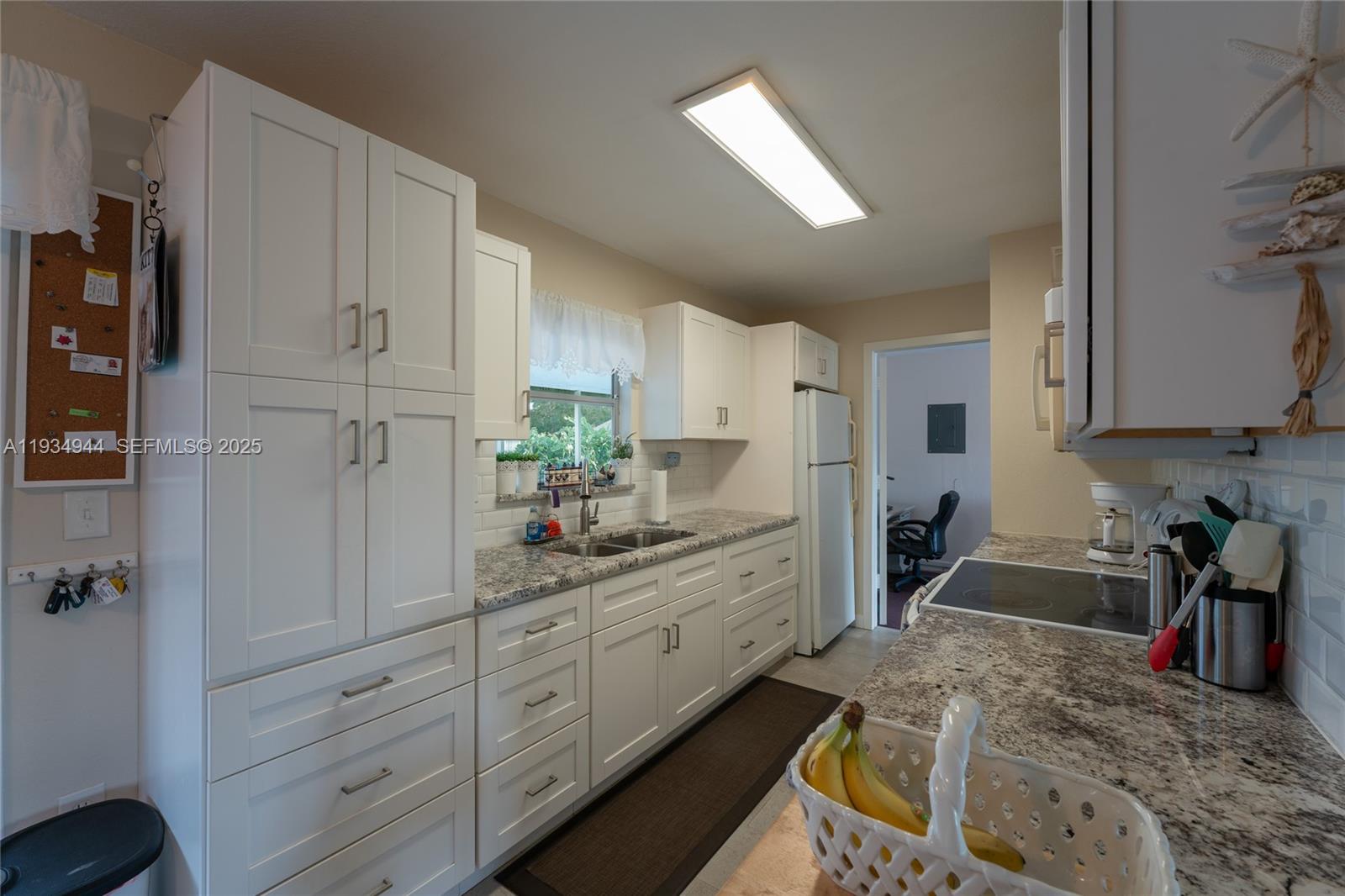 2001 Schooner Dr La Belle, FL 33935