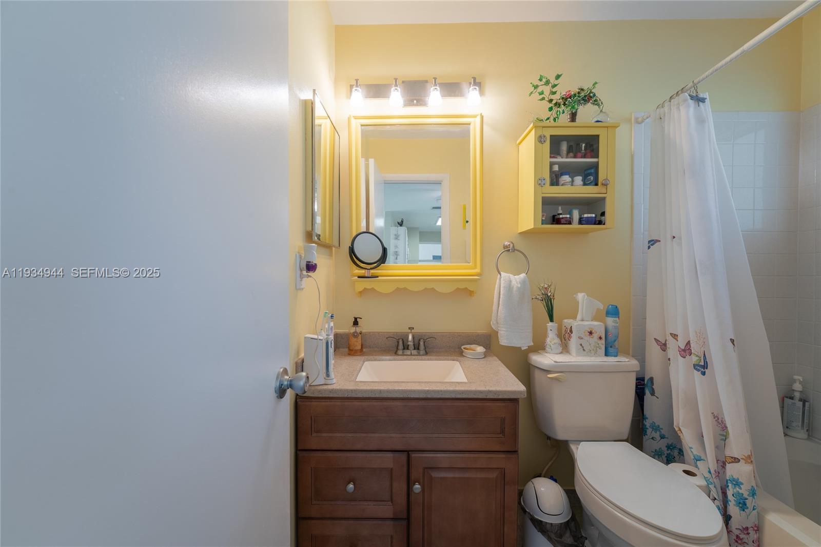 2001 Schooner Dr La Belle, FL 33935