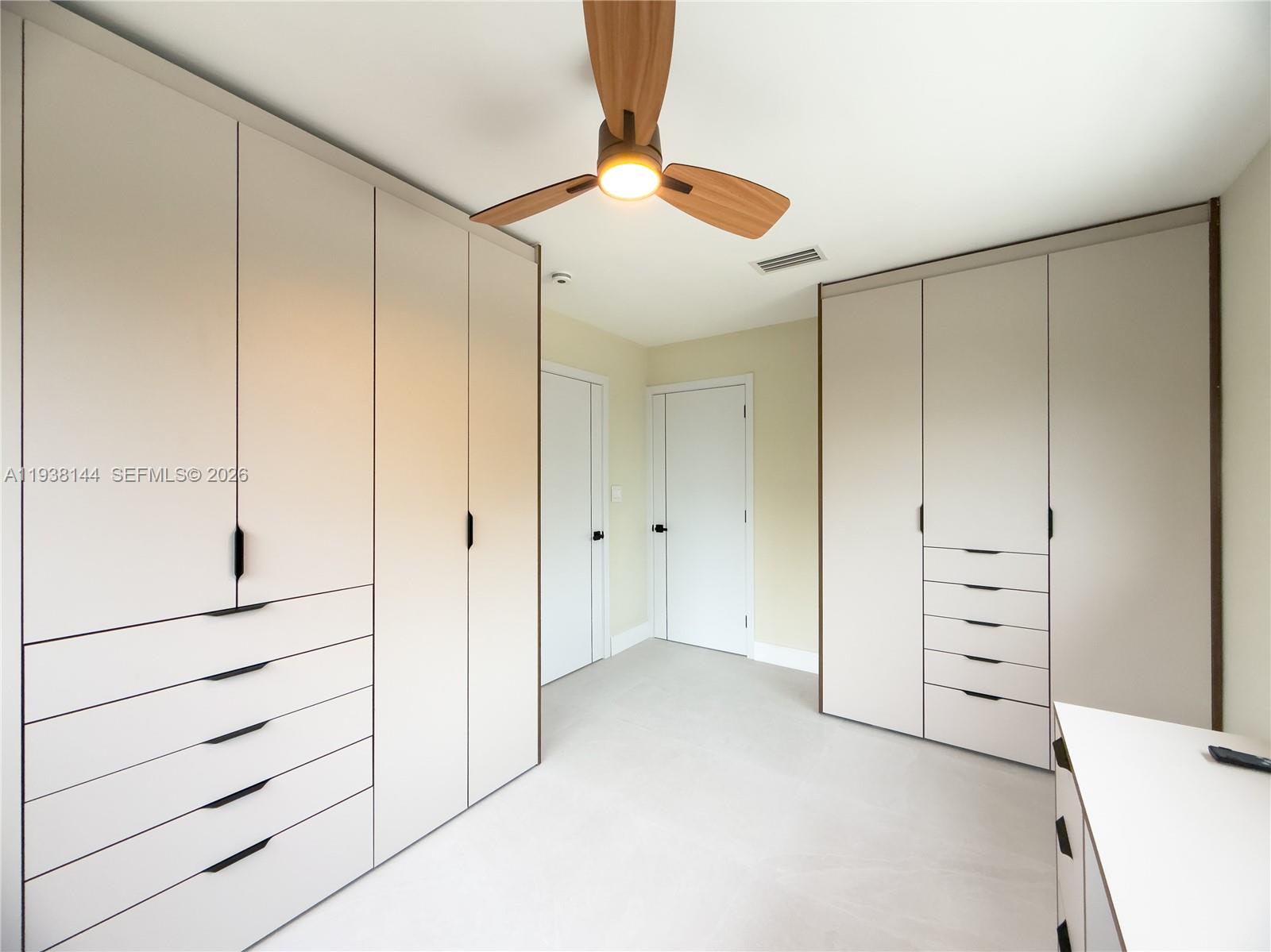 5561 NE 28th Ave Fort Lauderdale, FL 33308