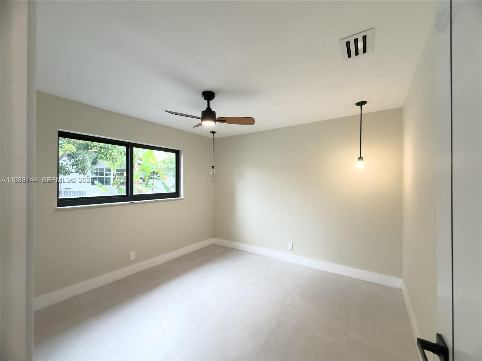 5561 NE 28th Ave Fort Lauderdale, FL 33308