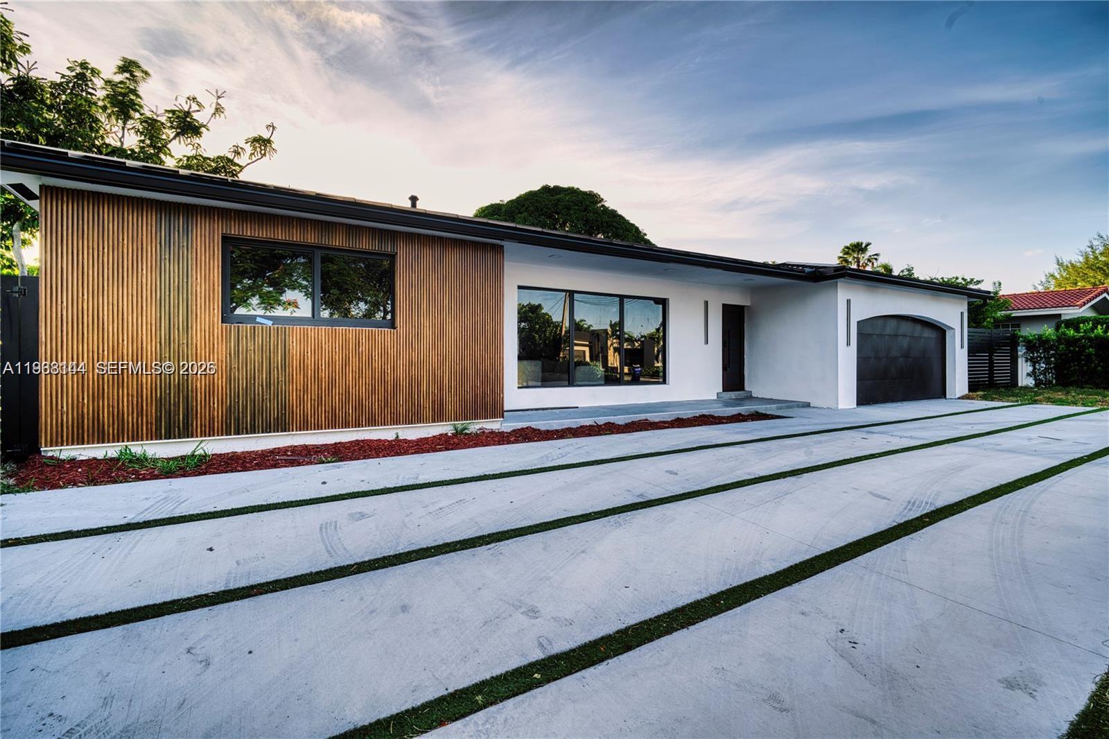 5561 NE 28th Ave Fort Lauderdale, FL 33308