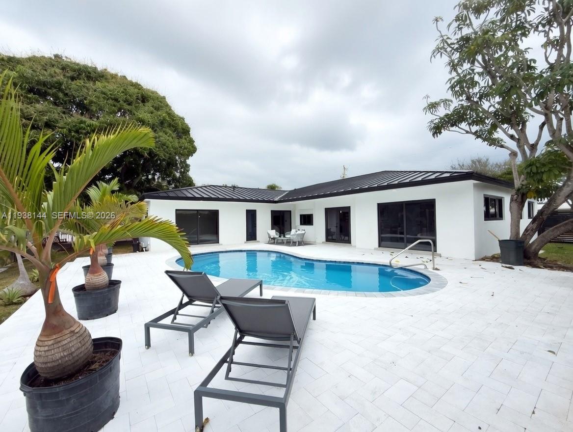 5561 NE 28th Ave Fort Lauderdale, FL 33308