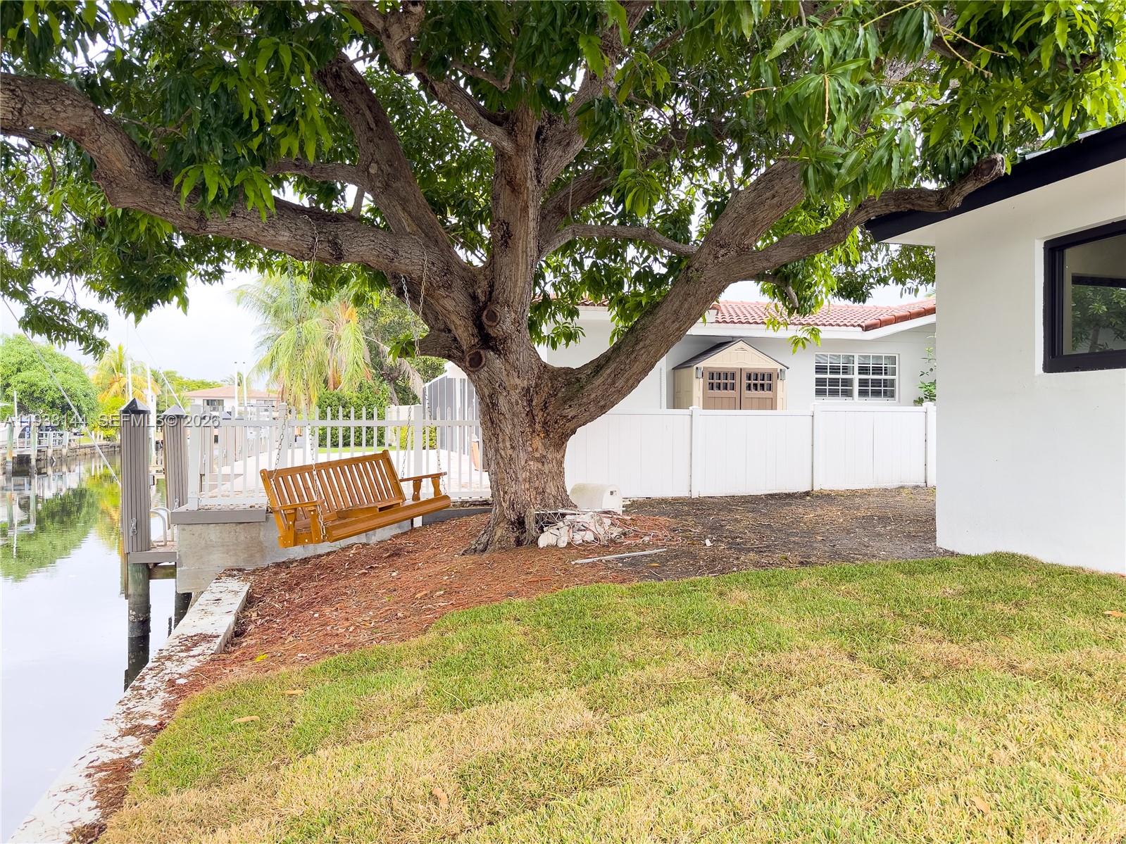 5561 NE 28th Ave Fort Lauderdale, FL 33308