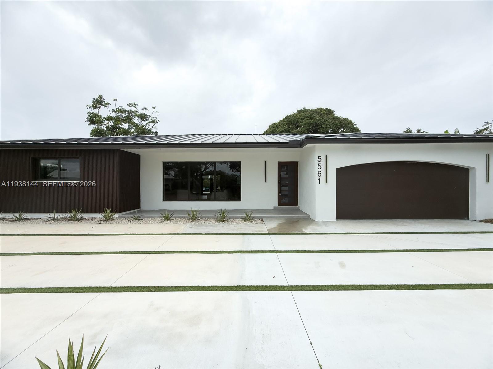 5561 NE 28th Ave Fort Lauderdale, FL 33308