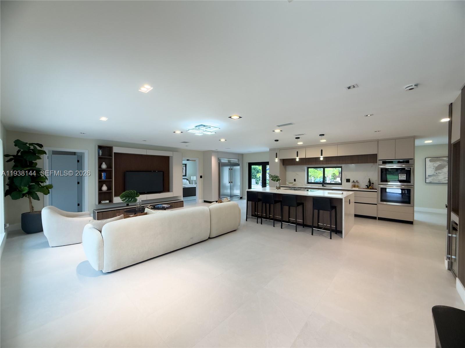 5561 NE 28th Ave Fort Lauderdale, FL 33308